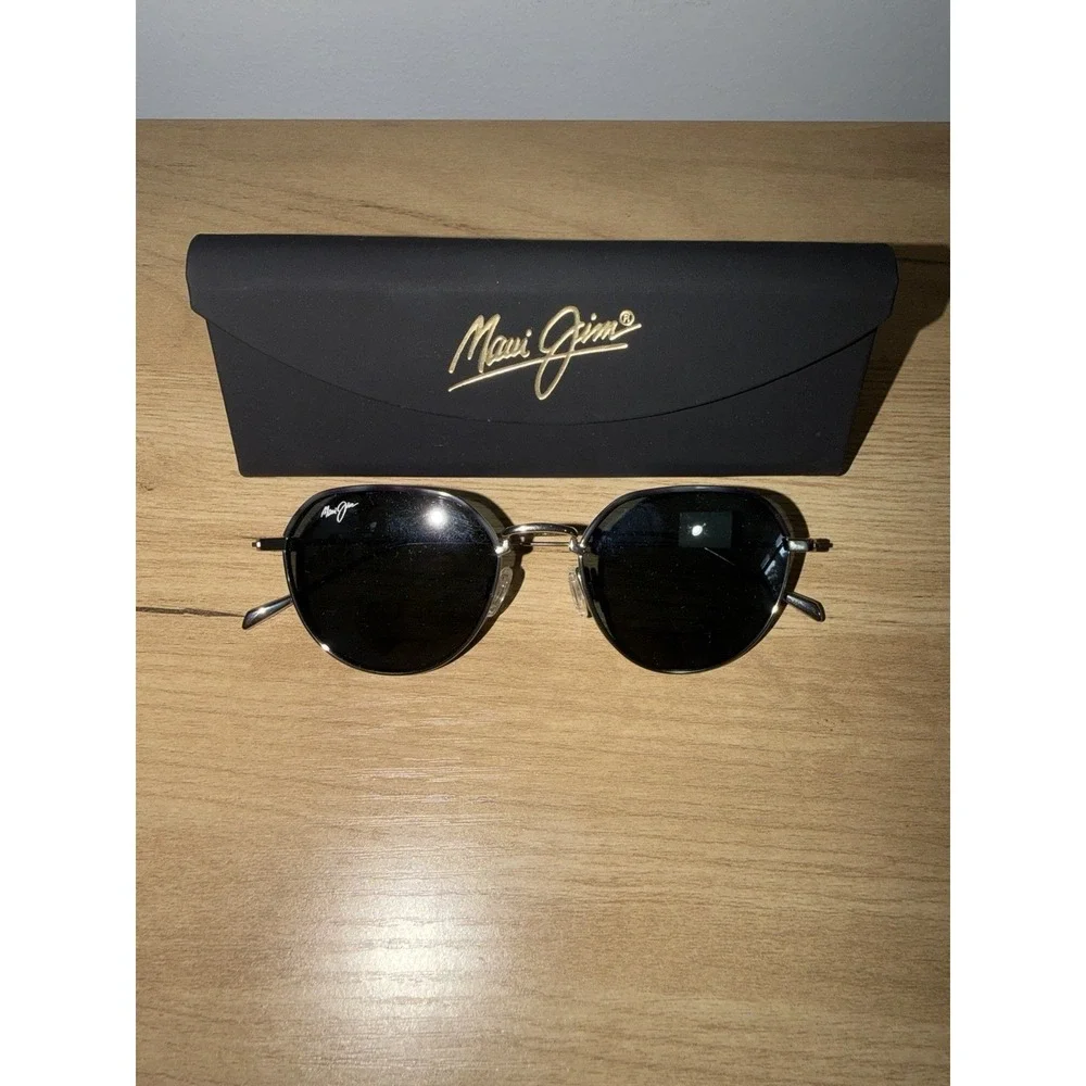 Maui Jim Island Eyes Sunglasses MJ859 11B Silver 50mm Black